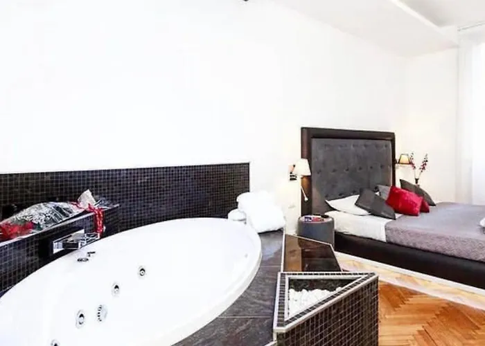 Persia Collection Trevi Konukevi 4*